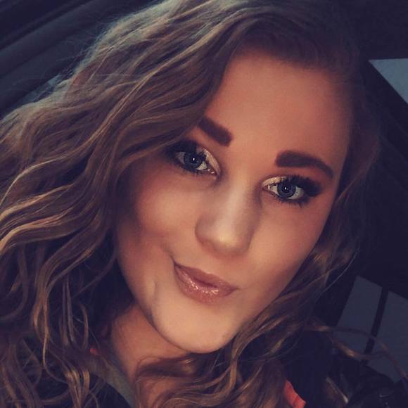 Meet your Posher, Lillian - Picture 1 of 1